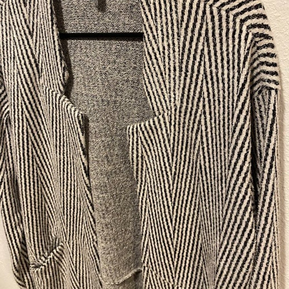 Express Cardigan - Picture 3 of 4
